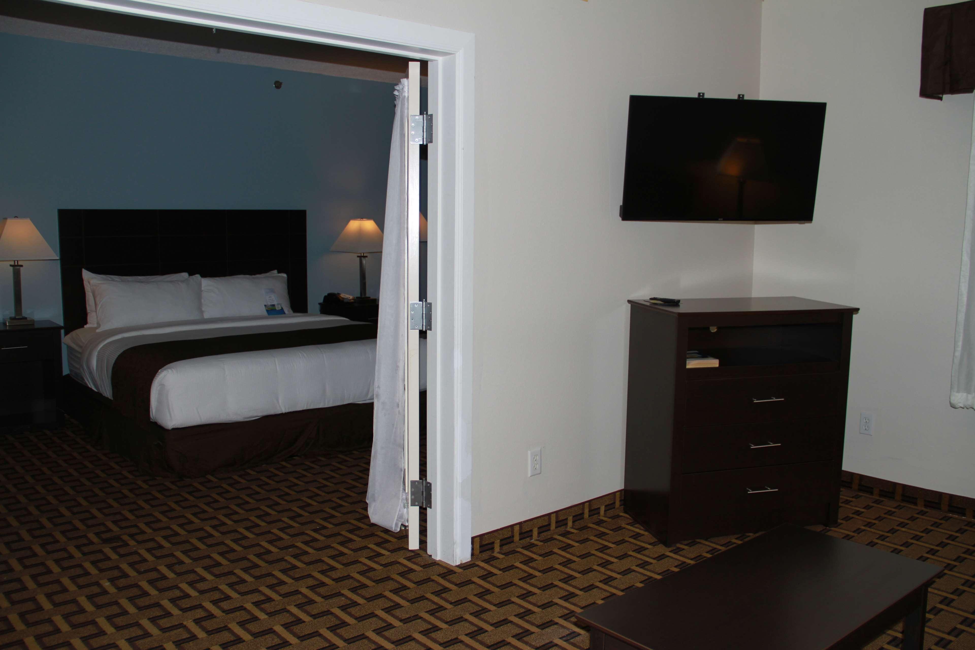 Surestay Plus Hotel By Best Western Coralville Iowa City Room photo